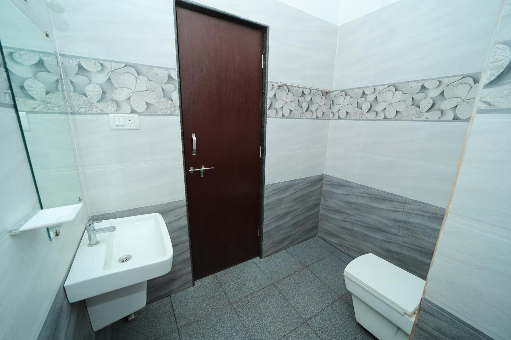 Hotel Radhma Residency Udupi Exteriör bild